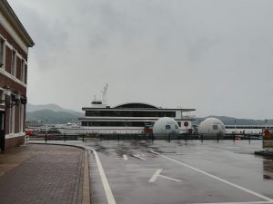 話題の水上ホテルも